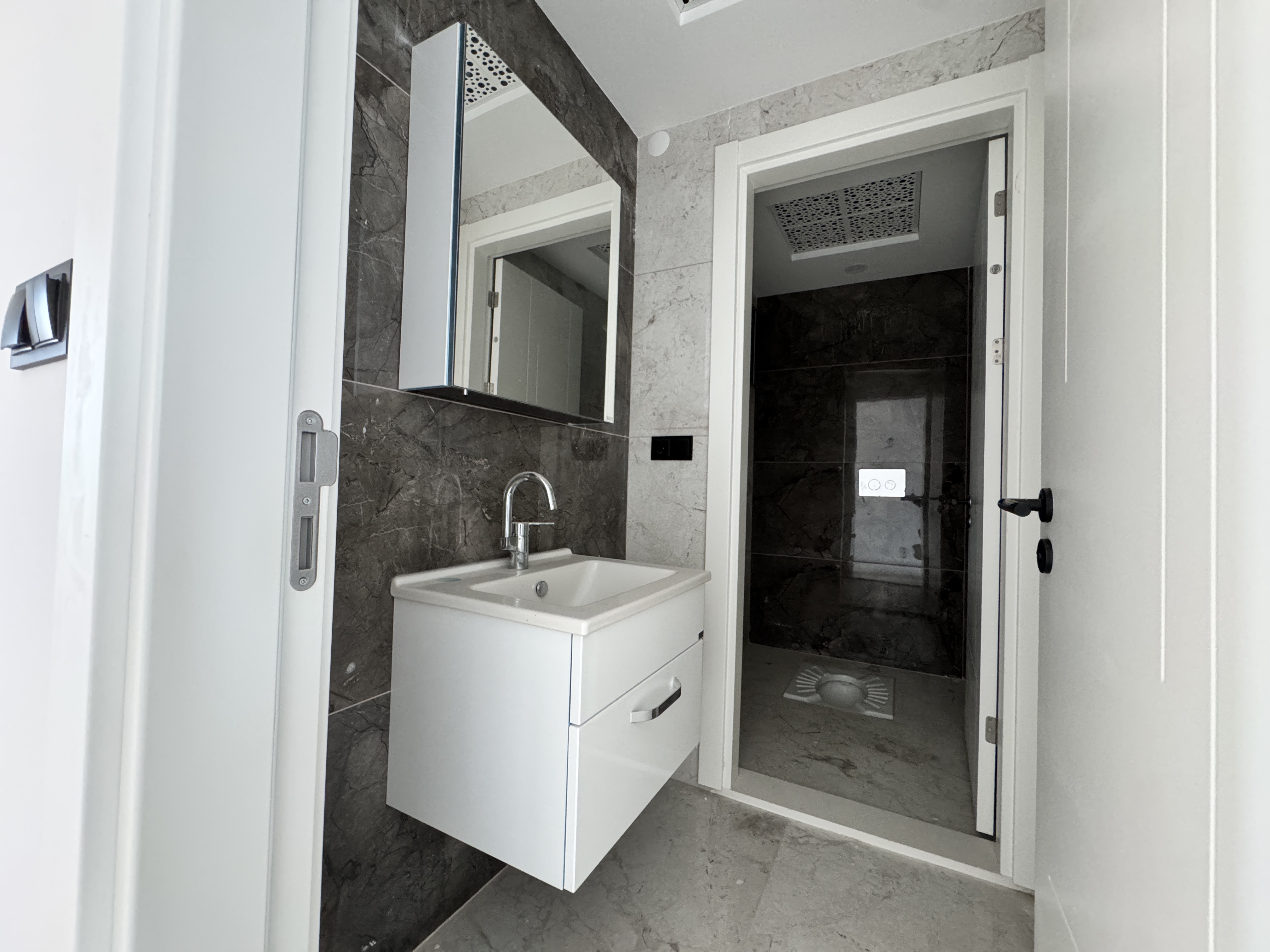 CANİK TÖRE TOWERS'TA ULTRA LÜX 3+1 245 METREKARE DAİRE